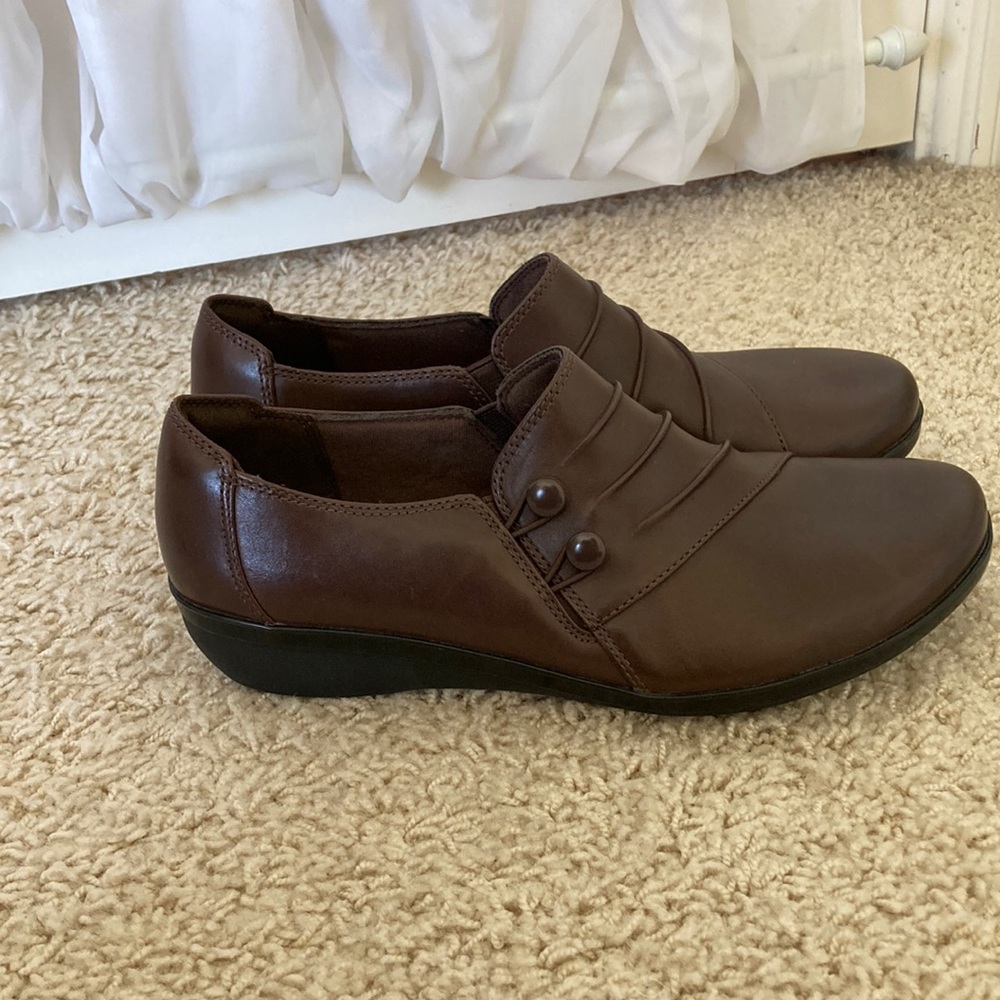 Clarks Brown Shoes Size 7.5